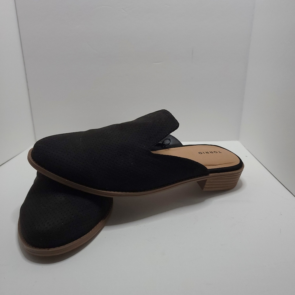 TORRID size 9.5 W Black Business Casual Flats